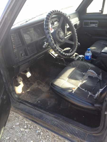 Termite Control 1986 2 8l V6 Black Interior Jeep Comanche
