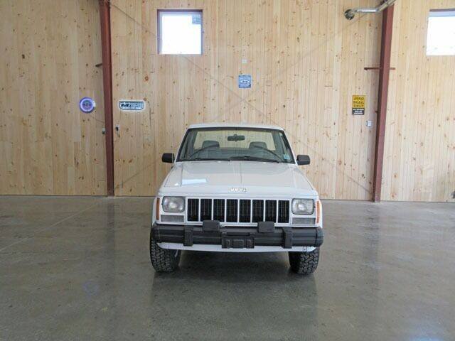 1990 White Jeep Comanche Front Boone, NC $15K.jpg