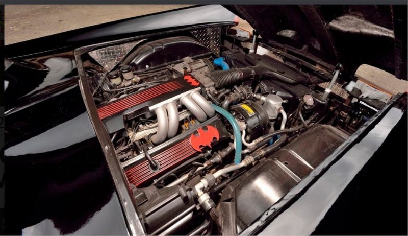1985-Batmobile-Replicas-Engine.jpg.999258e61b907e5270394241cb9386d0.jpg