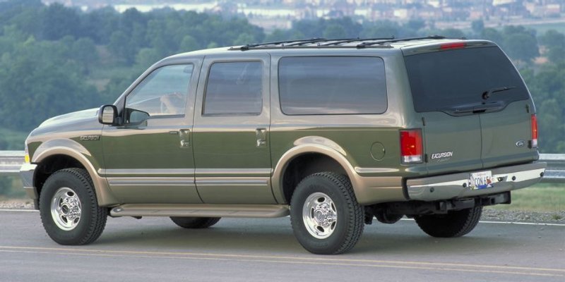 Ford-Excursion-2.jpg.888cec69bd7de0133767e3d664582d4c.jpg