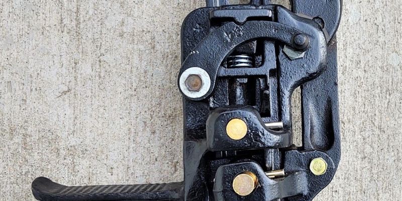 overlanding_survival_how_to_restore_old_high_lift_jack_reassembly_paint_new-1280x640.jpg.7ee393e408908bb7651ed239e8facc25.jpg