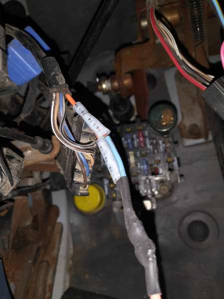 1980819498_Fuelpumpwiring2.jpg.cb326dd3f6d7fe745f7ac3222da2e248.jpg
