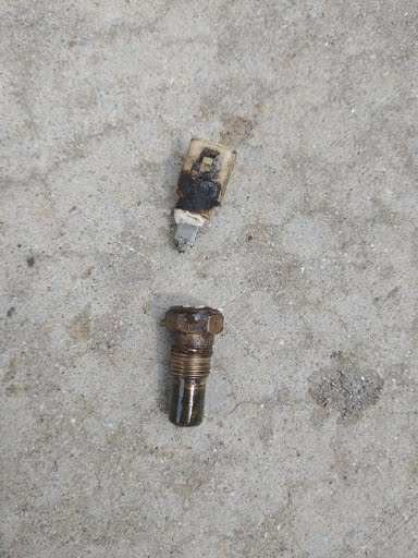 829238659_Tempsensor-Old3.jpg.4da161ecb39b868b04777fe9ca368de3.jpg