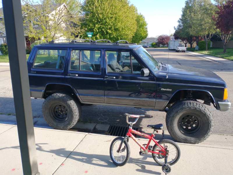 757958112_BlueJeep-Neighbors.jpg.da9837c2ccac949b20add039be3e1850.jpg
